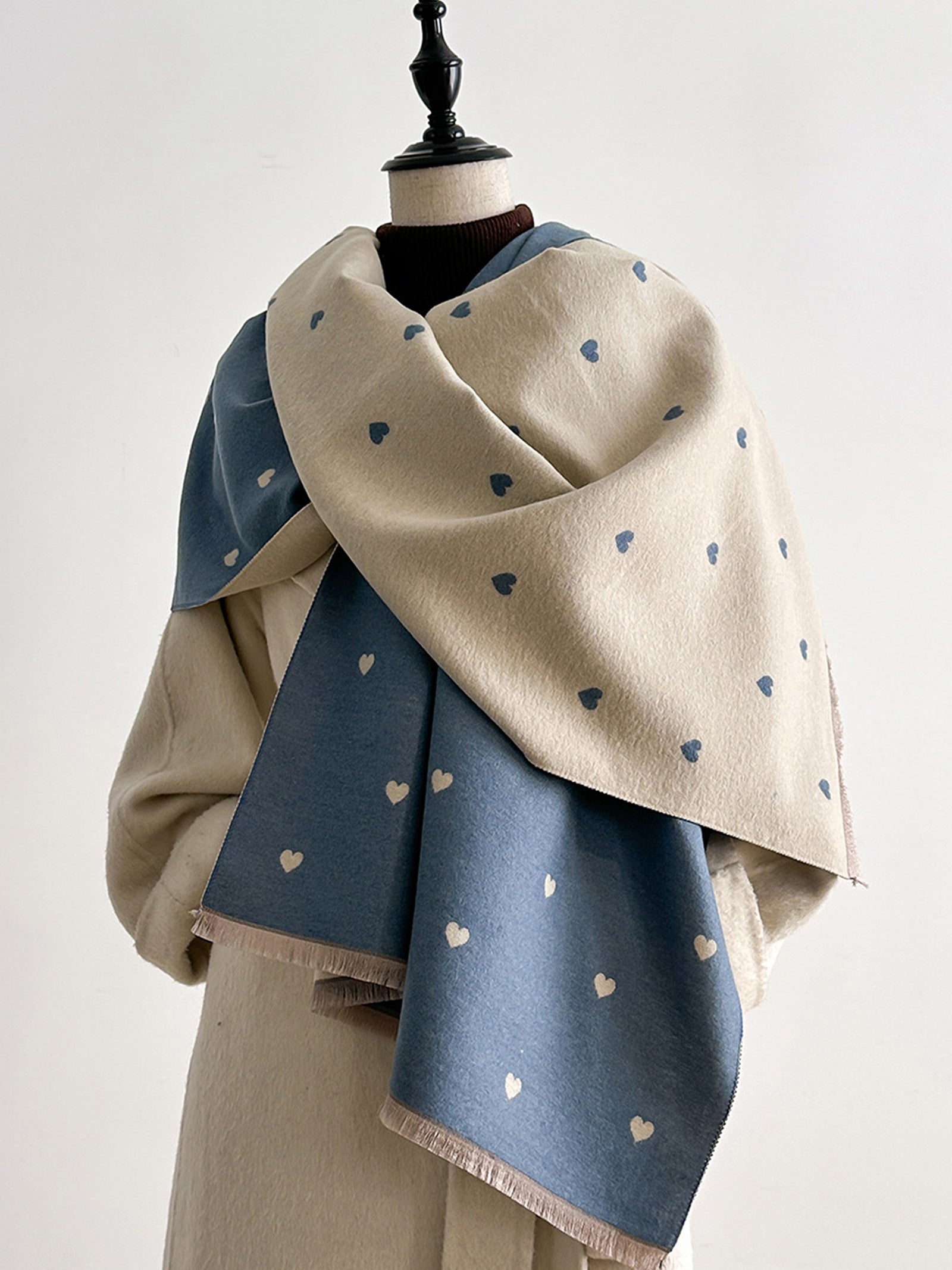 Double-Sided Heart-Jacquard Fringed Scarf