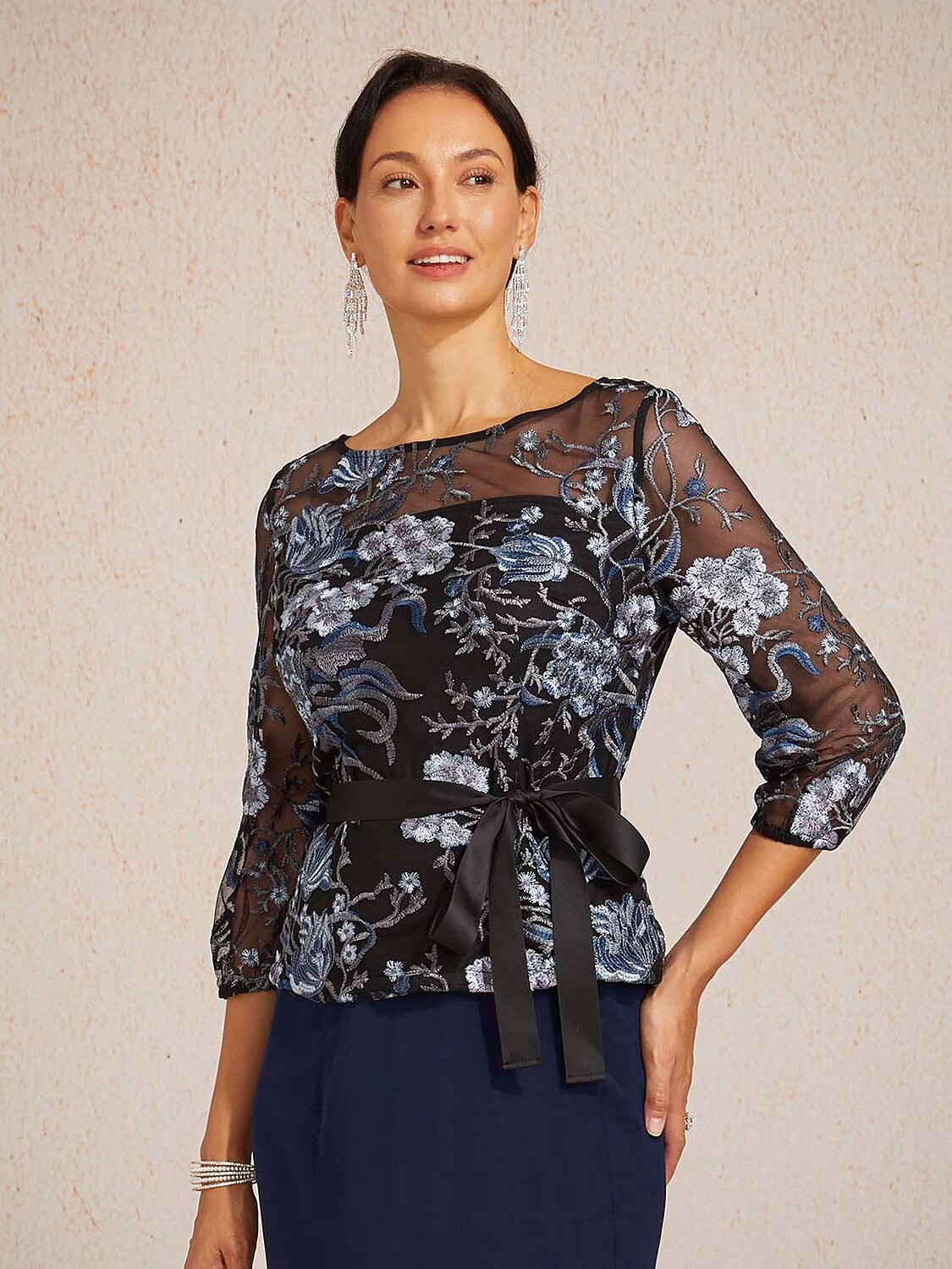 Bloemige Geborduurde Blouse Met 3/4-Ballonmouwen & Illusion-Halslijn