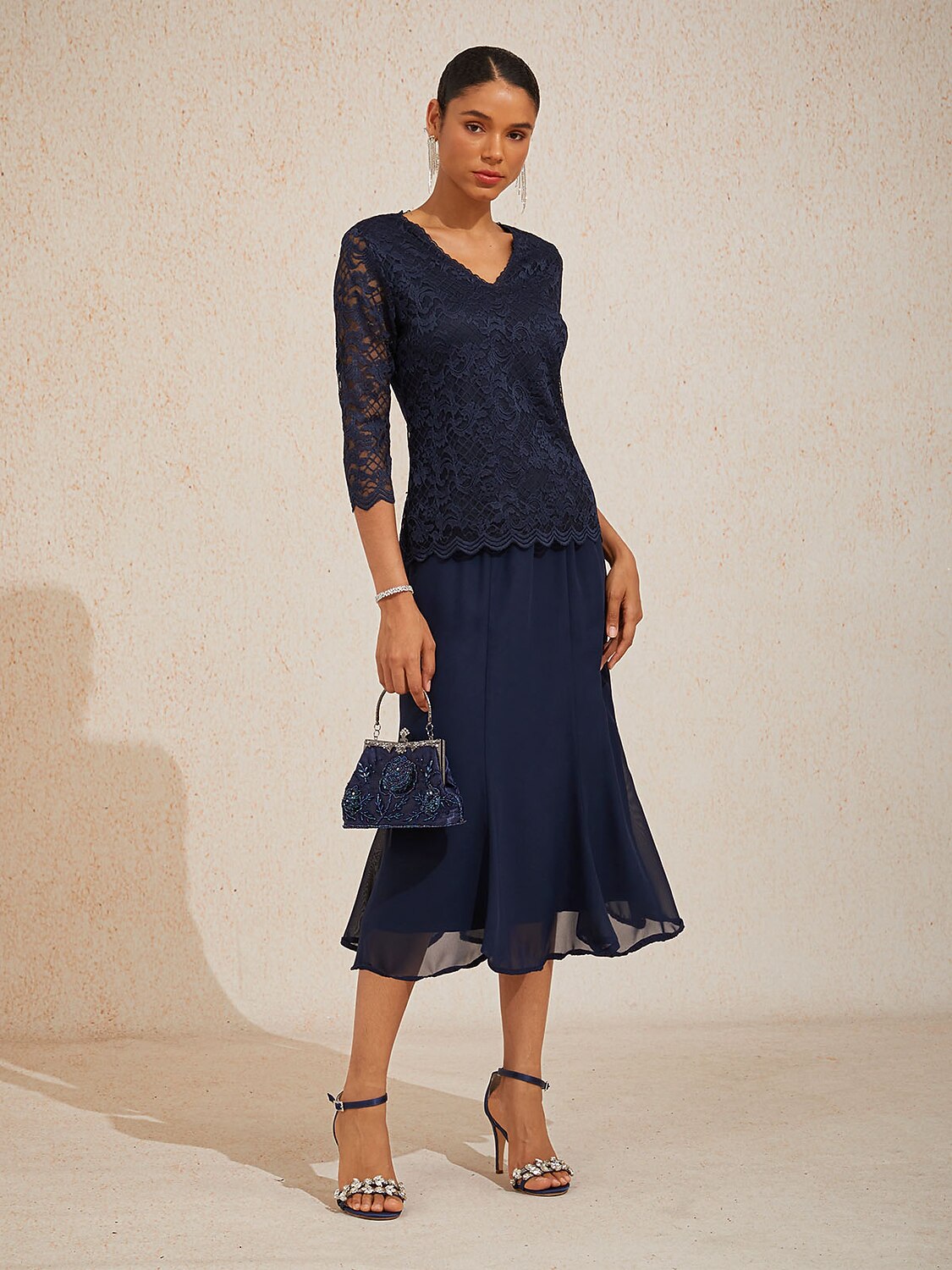 Feminine V-Neck Stretch Lace Top with Scalloped Hem