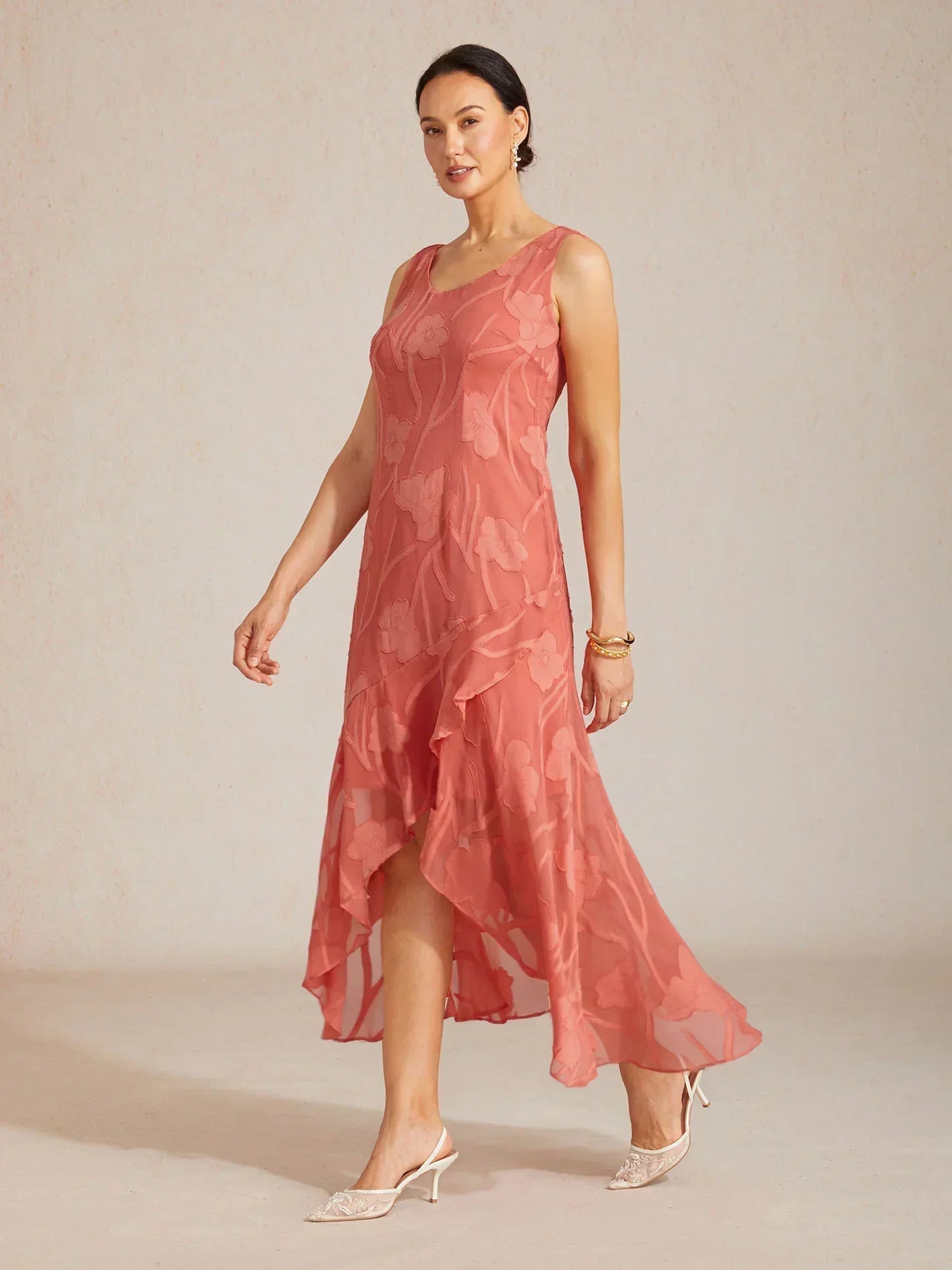 Chiffon Mouwloze Avondjurk Met Bloemenprint En Asymmetrische Zoom