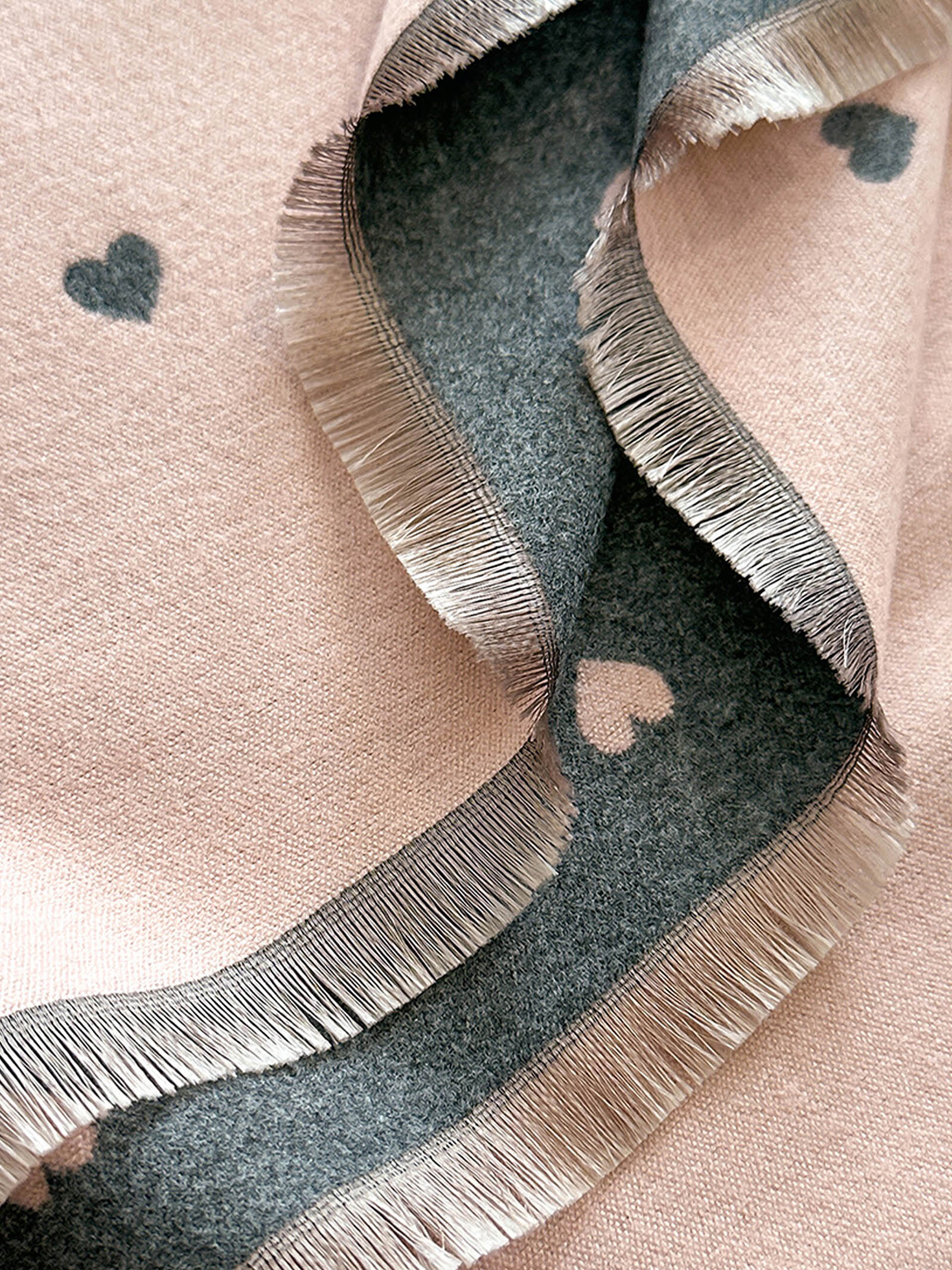 Double-Sided Heart-Jacquard Fringed Scarf