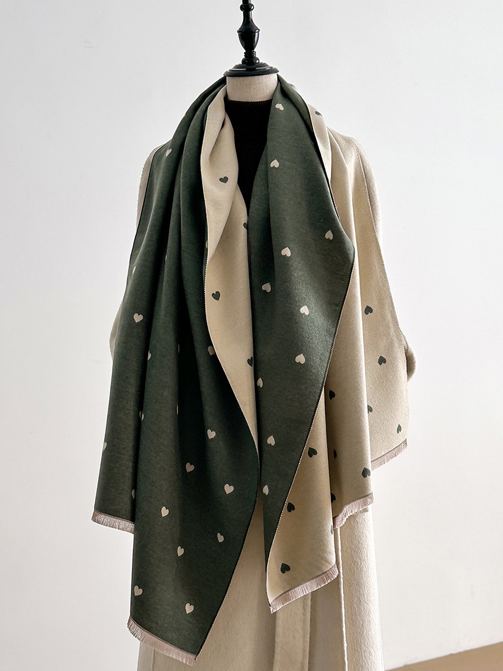 Double-Sided Heart-Jacquard Fringed Scarf