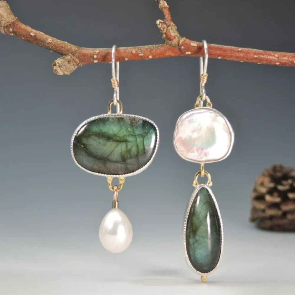 Retro Stein Earrings