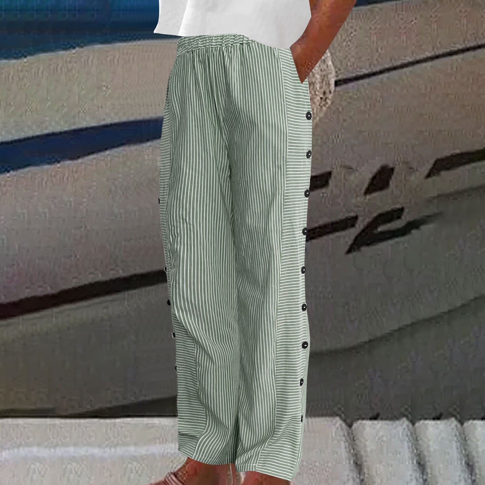 Clara – STRIPED BUTTON-ACCENT PANTS