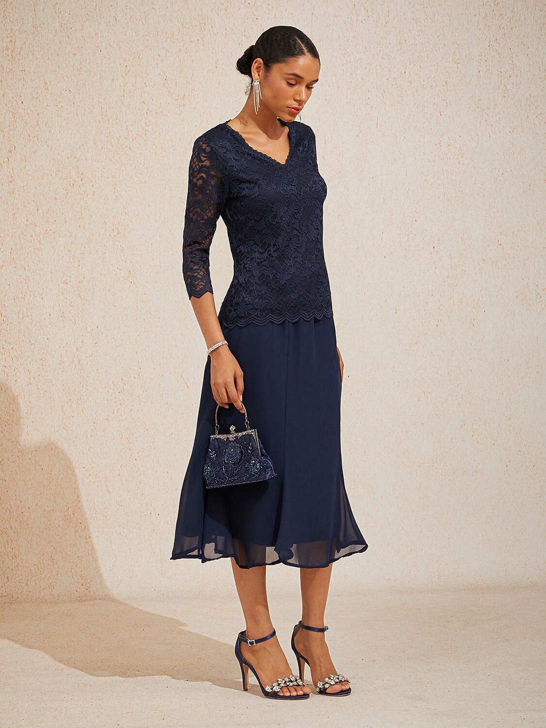 Feminine V-Neck Stretch Lace Top with Scalloped Hem